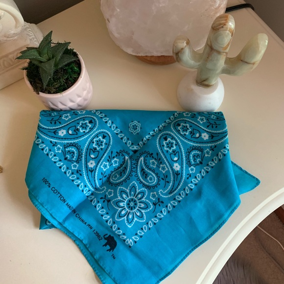 Blue bandanna - Picture 2 of 2